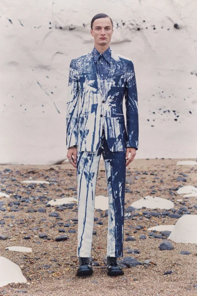 Look 19